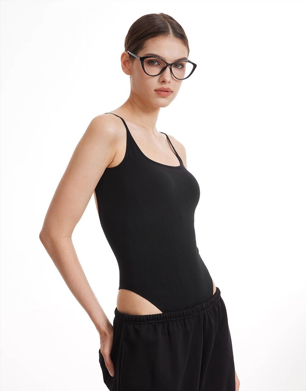 サスペンダーブラトップボディースーツ